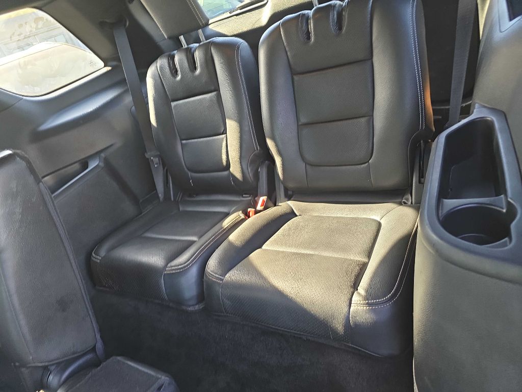 Photo 14 of this FORD EXPLORER