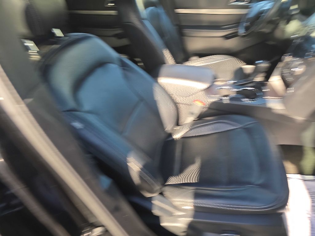 Photo 21 of this FORD EXPLORER