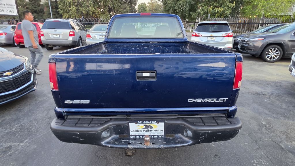 Photo 3 of this CHEVROLET S TRUCK