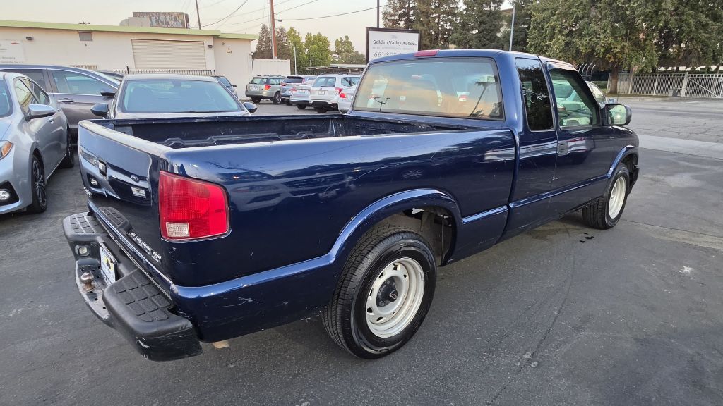 Photo 5 of this CHEVROLET S TRUCK