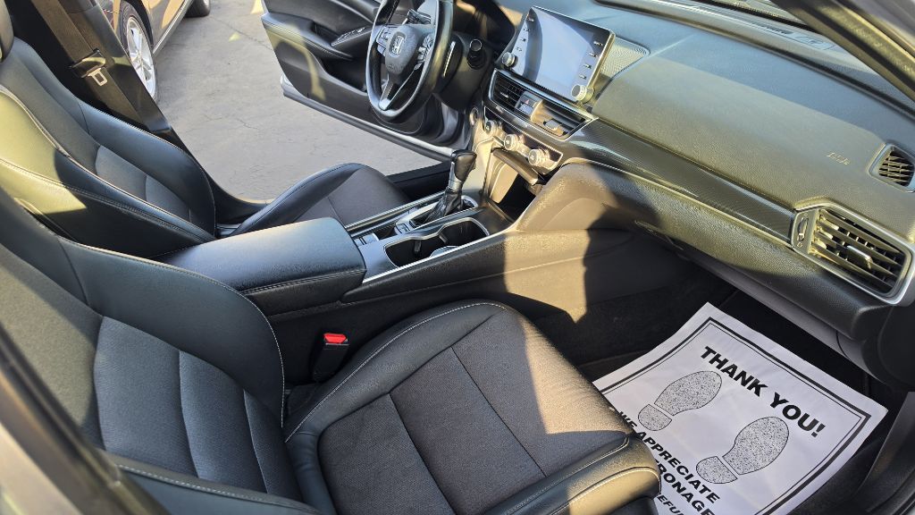 Photo 14 of this HONDA ACCORD
