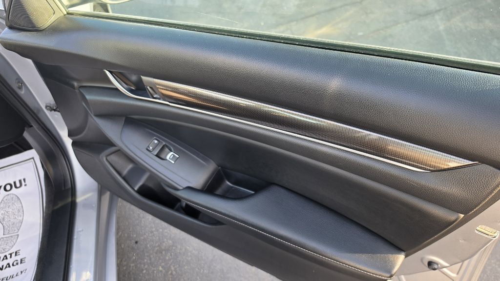 Photo 16 of this HONDA ACCORD