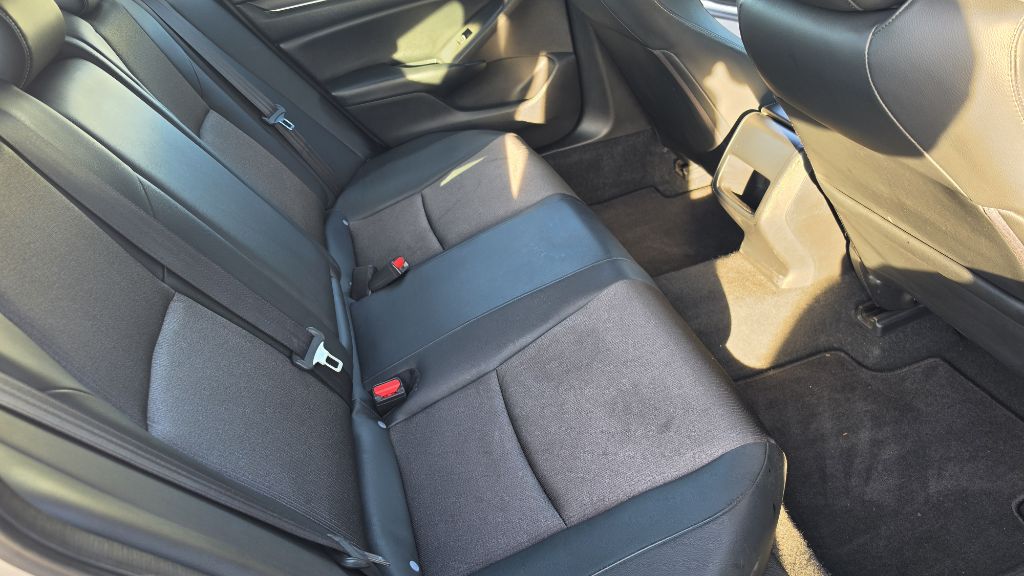 Photo 13 of this HONDA ACCORD