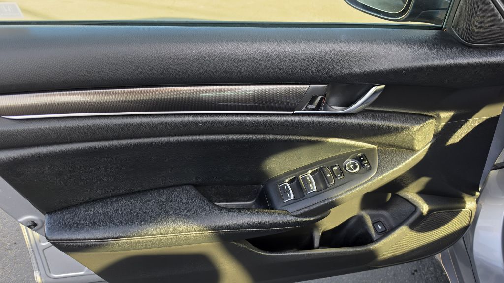 Photo 8 of this HONDA ACCORD