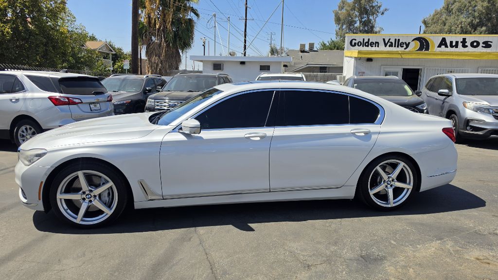 Photo 2 of this BMW 750