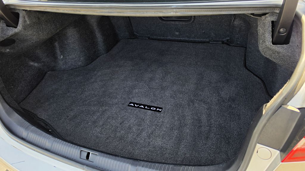 Photo 16 of this TOYOTA AVALON