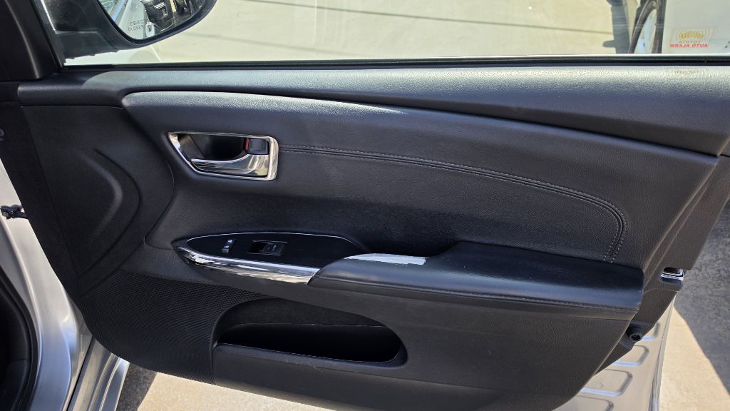 Photo 15 of this TOYOTA AVALON