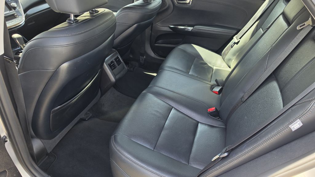Photo 12 of this TOYOTA AVALON