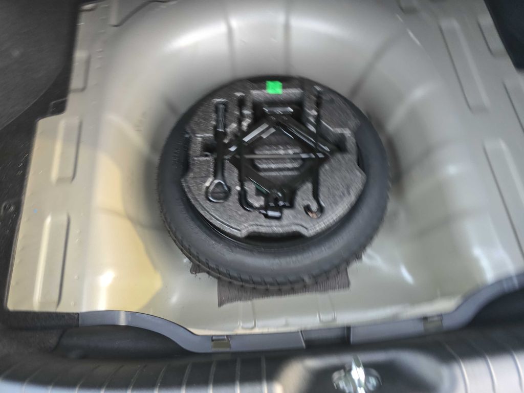 Photo 22 of this HYUNDAI ELANTRA