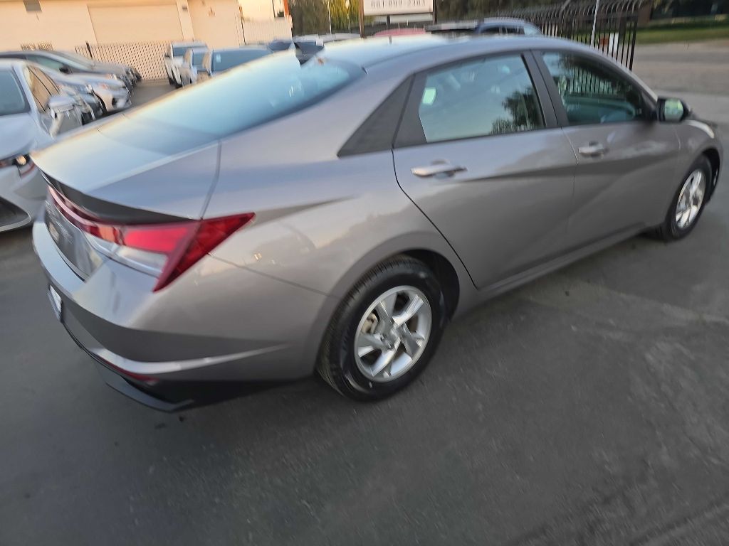 Photo 10 of this HYUNDAI ELANTRA