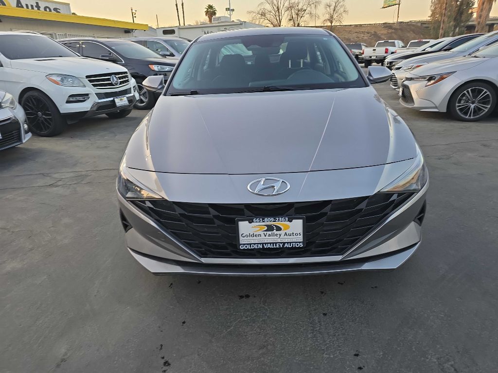 Photo 3 of this HYUNDAI ELANTRA