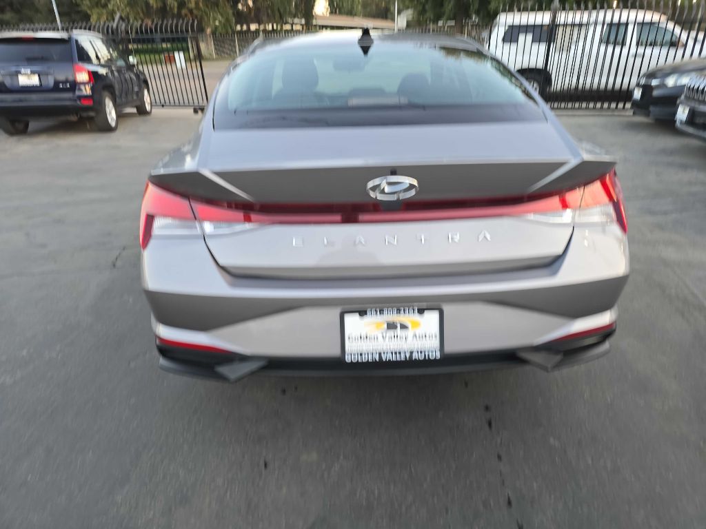 Photo 6 of this HYUNDAI ELANTRA