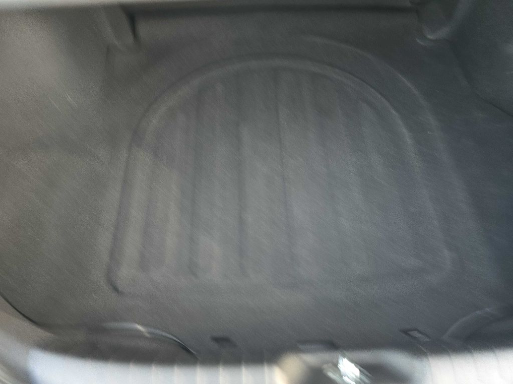 Photo 20 of this HYUNDAI ELANTRA