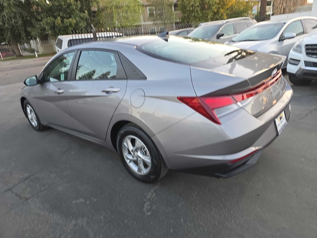 Photo 7 of this HYUNDAI ELANTRA