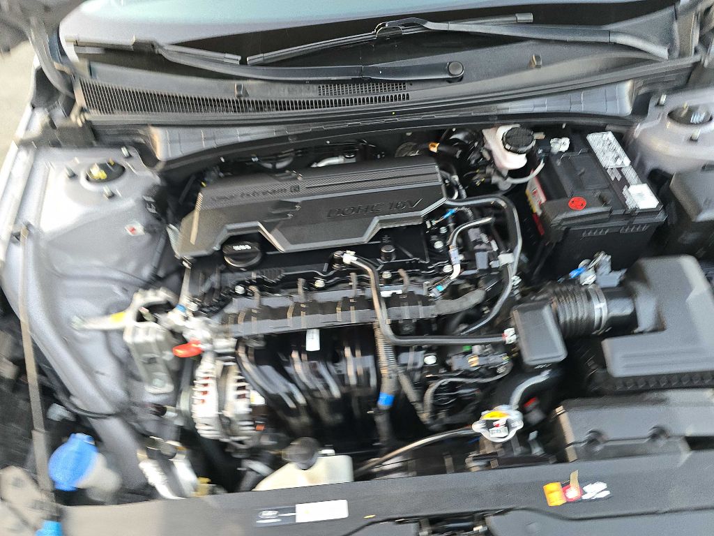 Photo 23 of this HYUNDAI ELANTRA