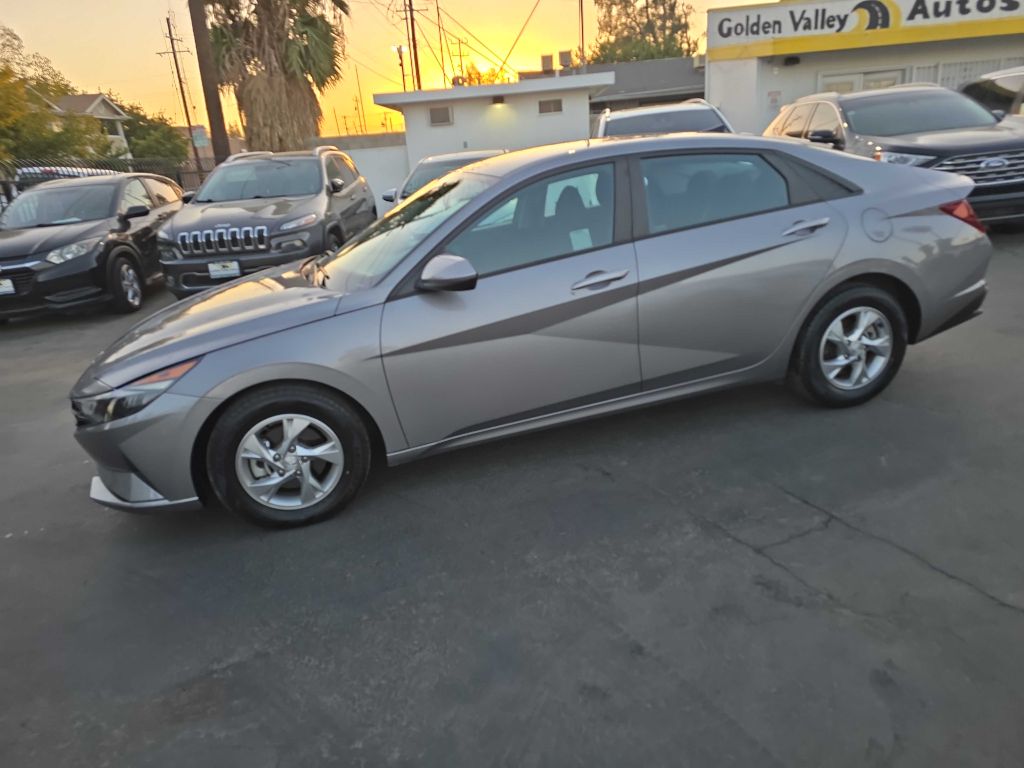 Photo 4 of this HYUNDAI ELANTRA