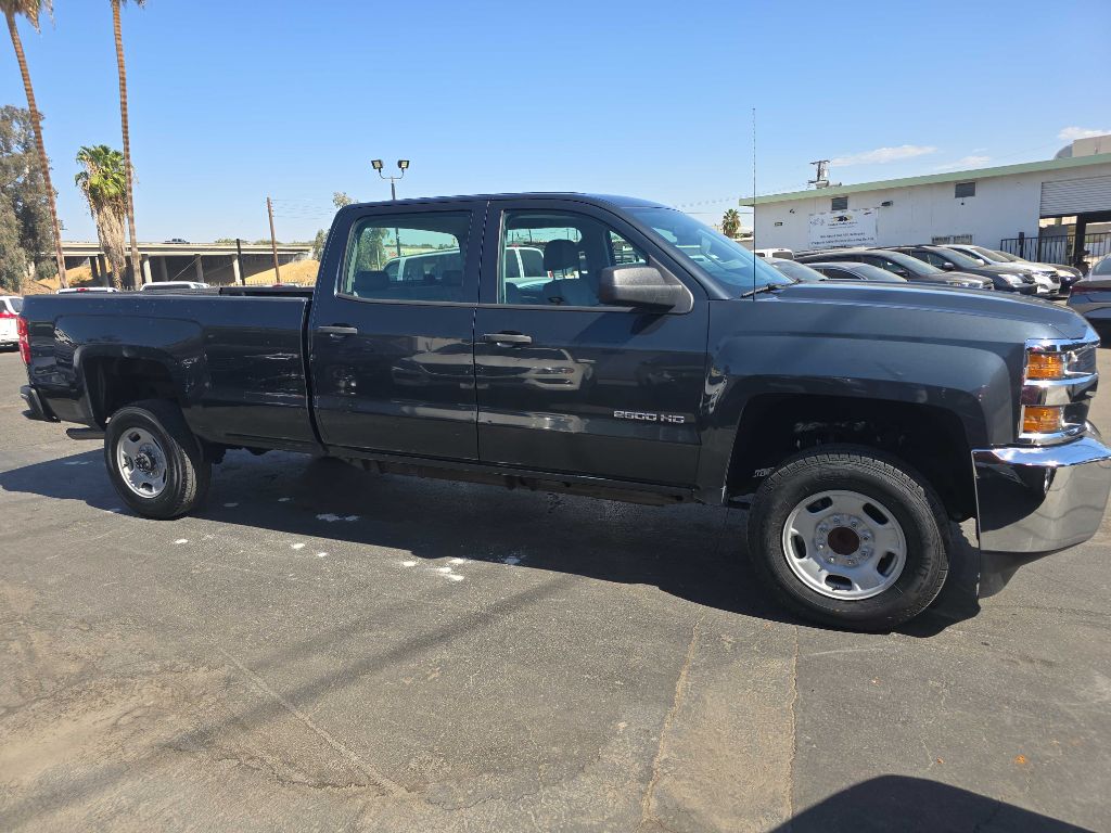 Photo 4 of this CHEVROLET SILVERADO 2500