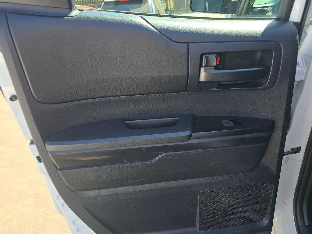Photo 39 of this TOYOTA TUNDRA