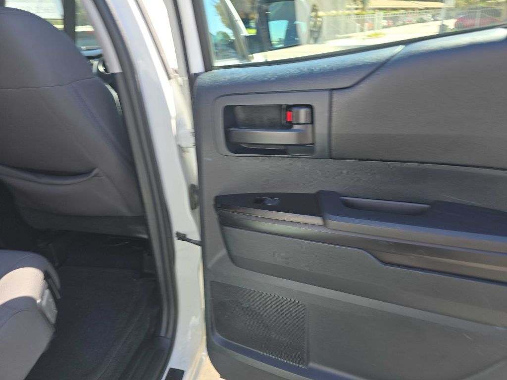 Photo 43 of this TOYOTA TUNDRA