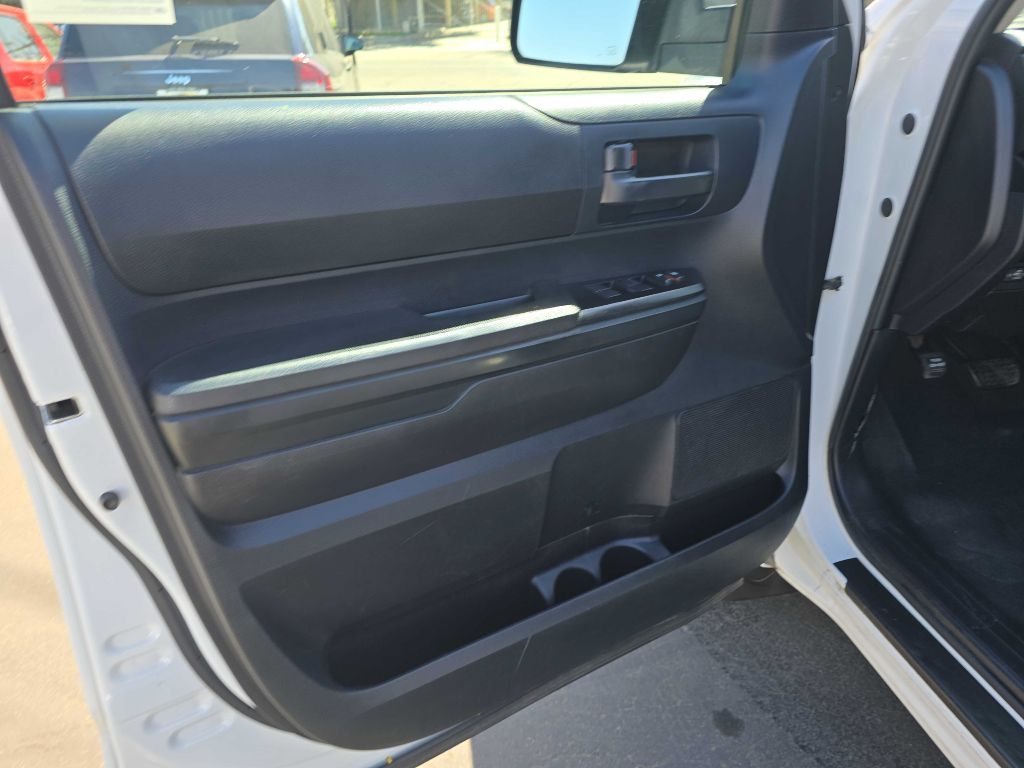 Photo 35 of this TOYOTA TUNDRA