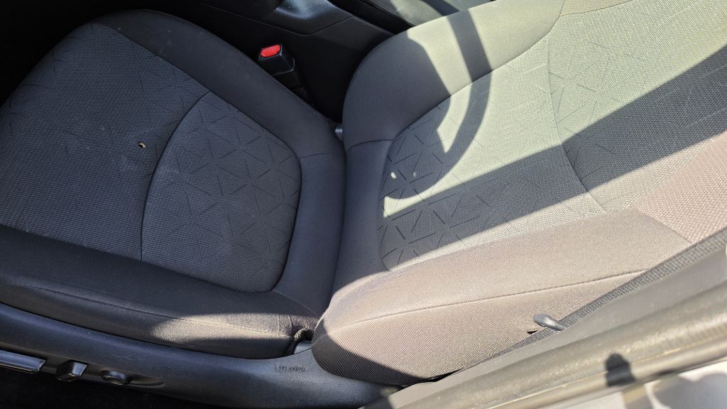 Photo 8 of this TOYOTA RAV4