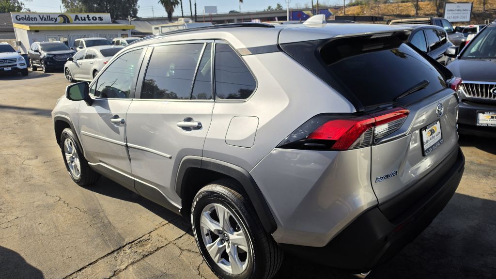 Photo 3 of this TOYOTA RAV4