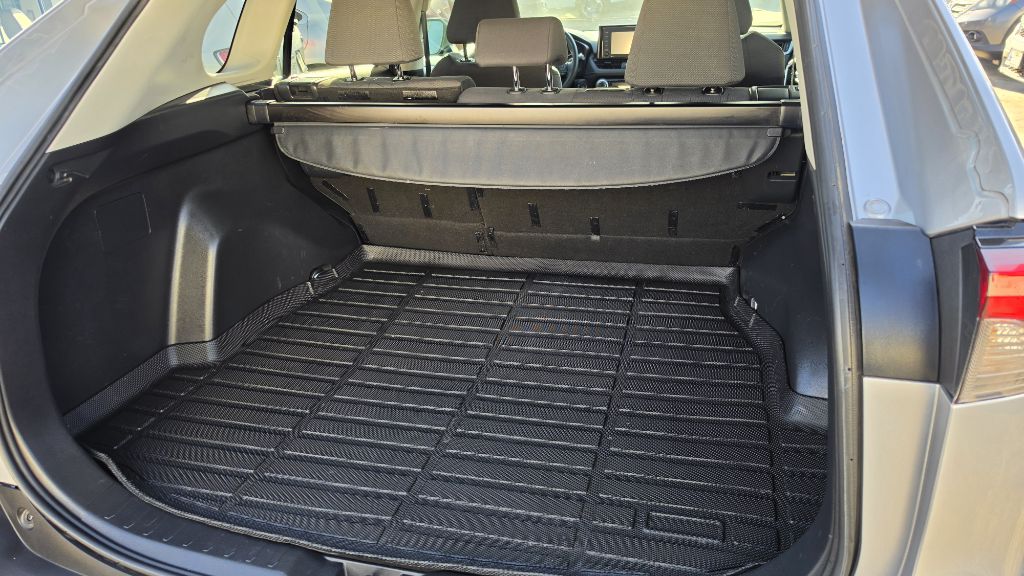 Photo 14 of this TOYOTA RAV4