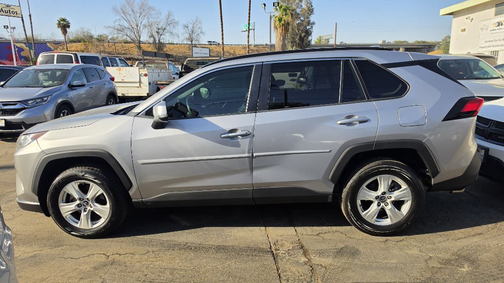 Photo 2 of this TOYOTA RAV4