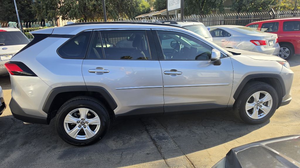 Photo 5 of this TOYOTA RAV4