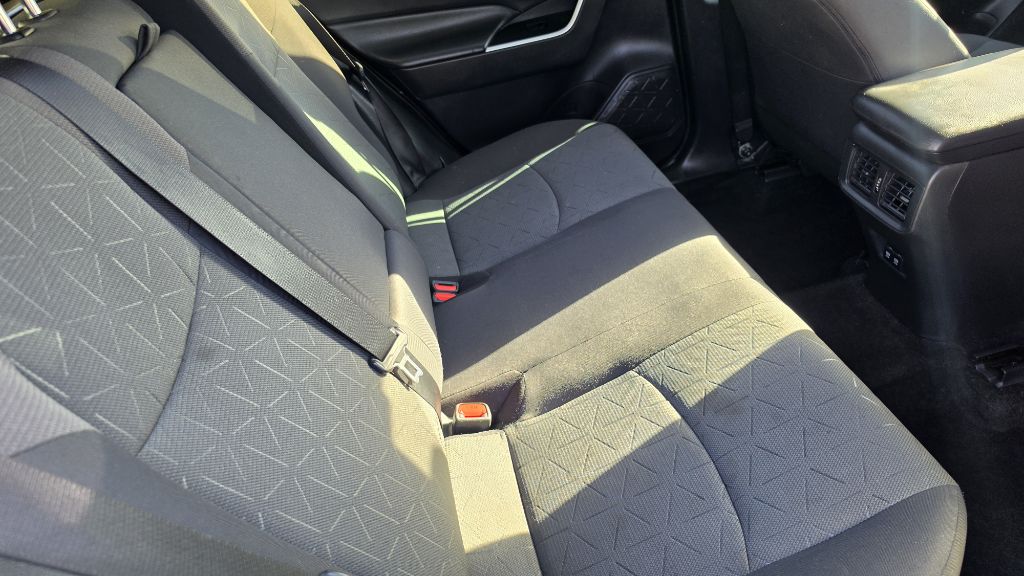 Photo 13 of this TOYOTA RAV4