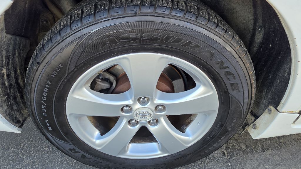 Photo 18 of this TOYOTA SIENNA