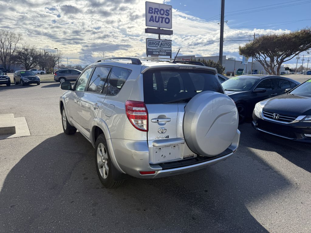 Photo 3 of this TOYOTA RAV4