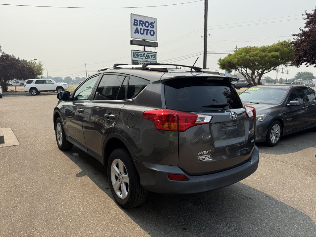 Photo 3 of this TOYOTA RAV4