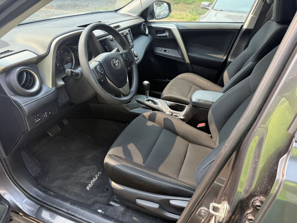 Photo 5 of this TOYOTA RAV4