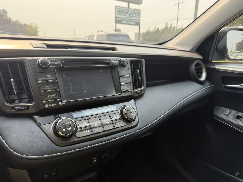 Photo 7 of this TOYOTA RAV4