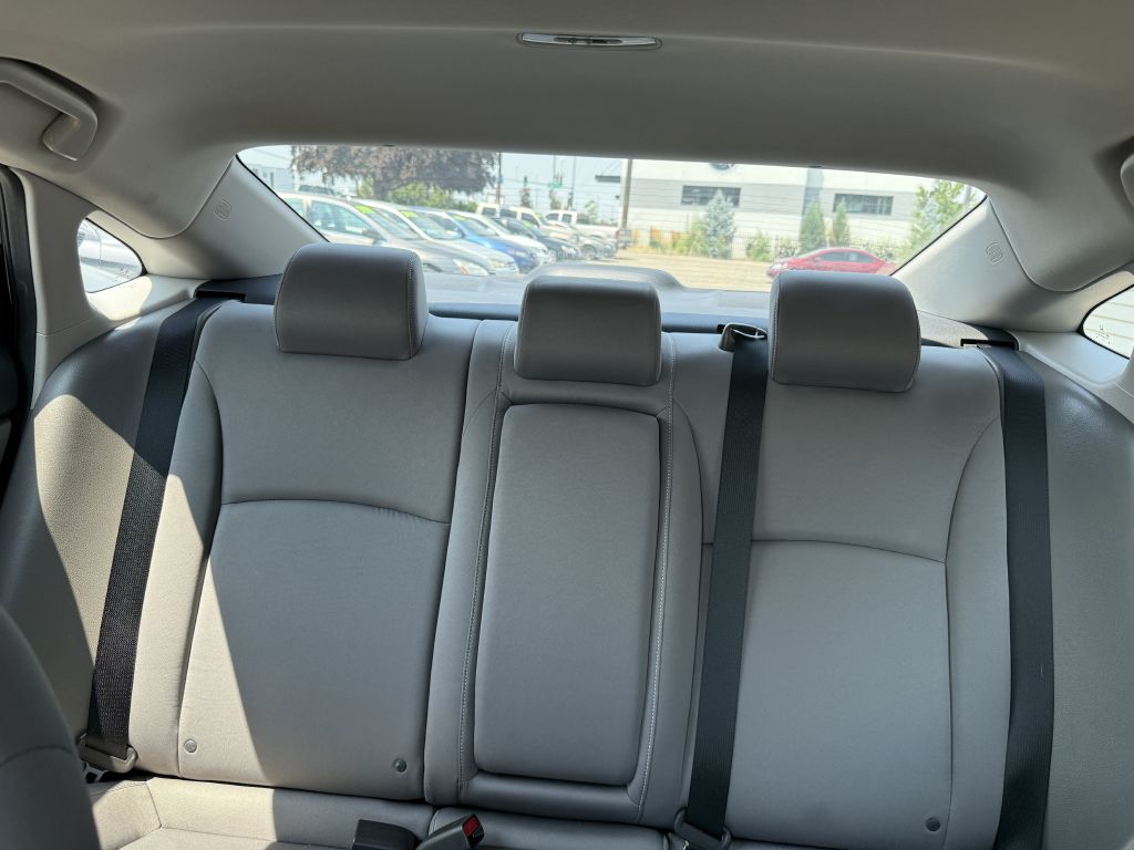 Photo 8 of this HONDA CIVIC