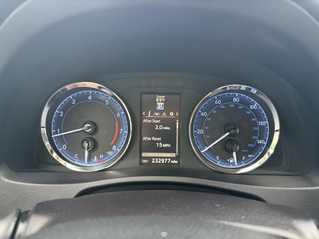 Photo 6 of this TOYOTA COROLLA