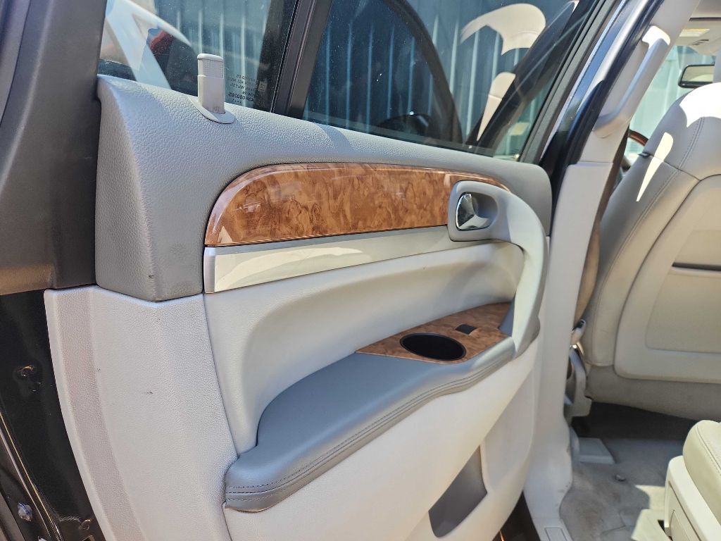 Photo 8 of this BUICK ENCLAVE