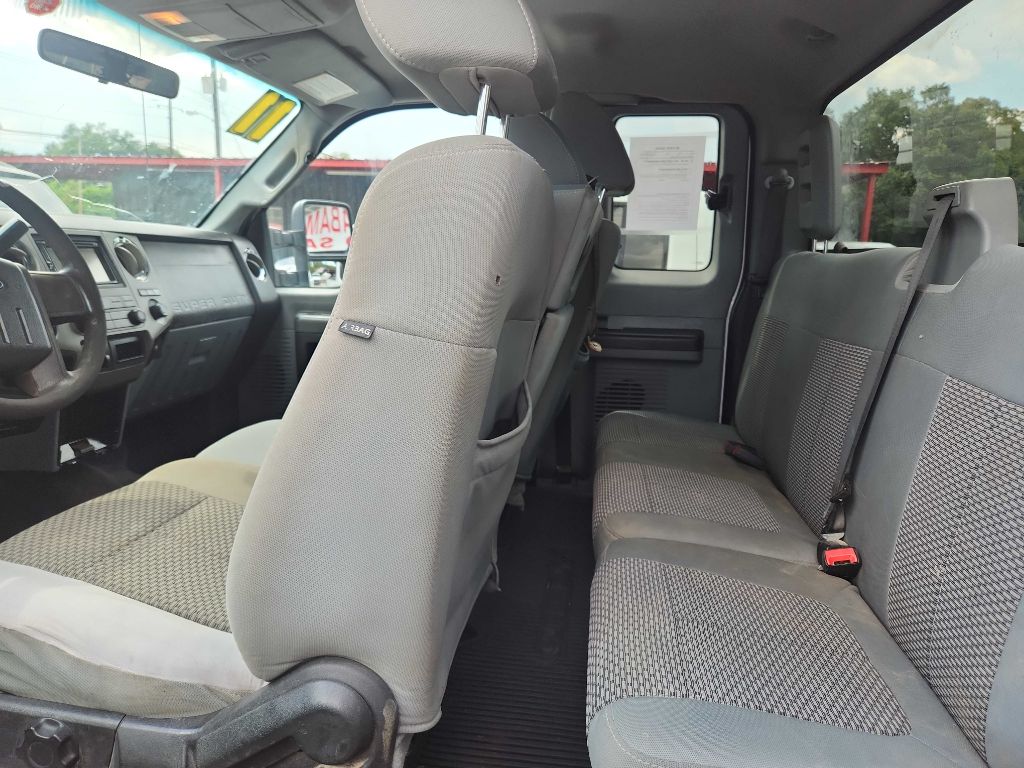 Photo 7 of this FORD F250