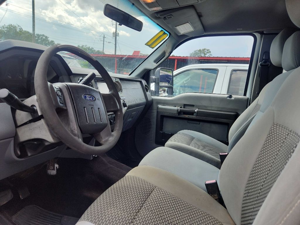 Photo 2 of this FORD F250