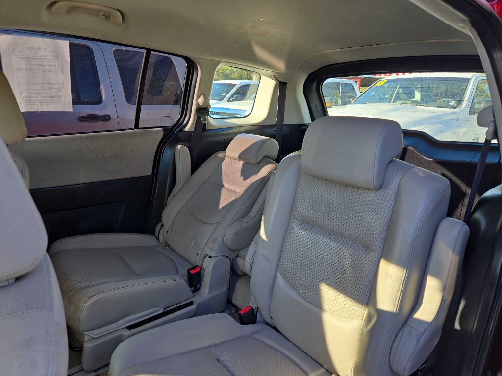 Photo 6 of this MAZDA 5