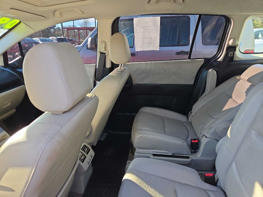 Photo 7 of this MAZDA 5