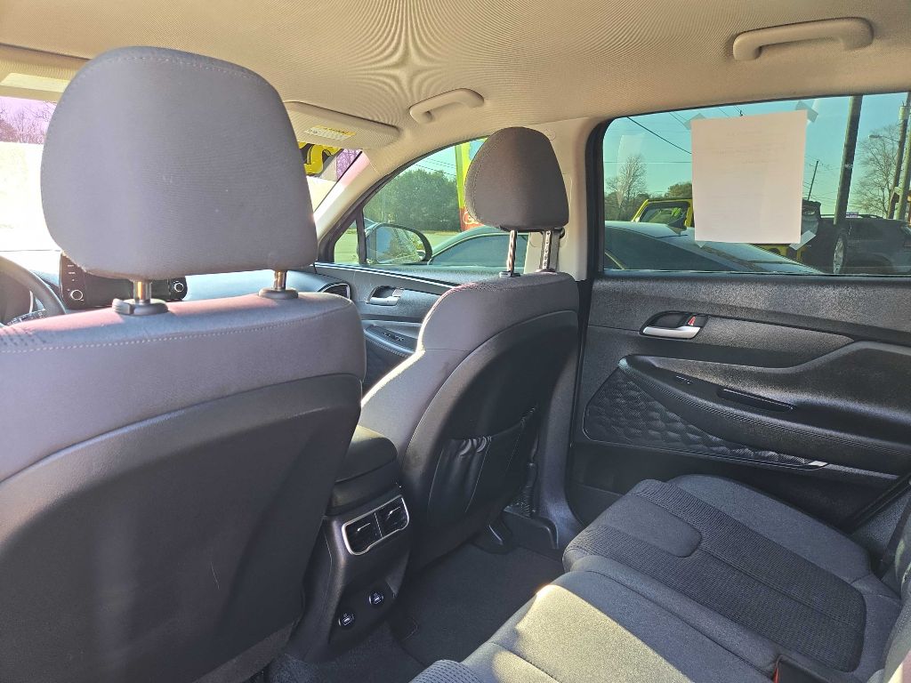 Photo 9 of this HYUNDAI SANTA FE