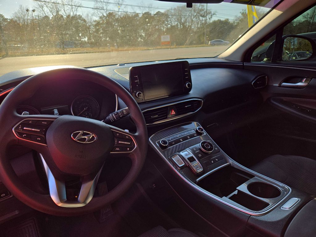 Photo 8 of this HYUNDAI SANTA FE