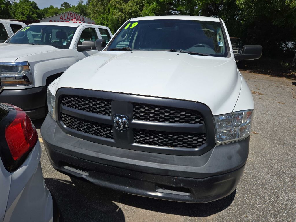 Photo 2 of this RAM 1500 CLASSIC
