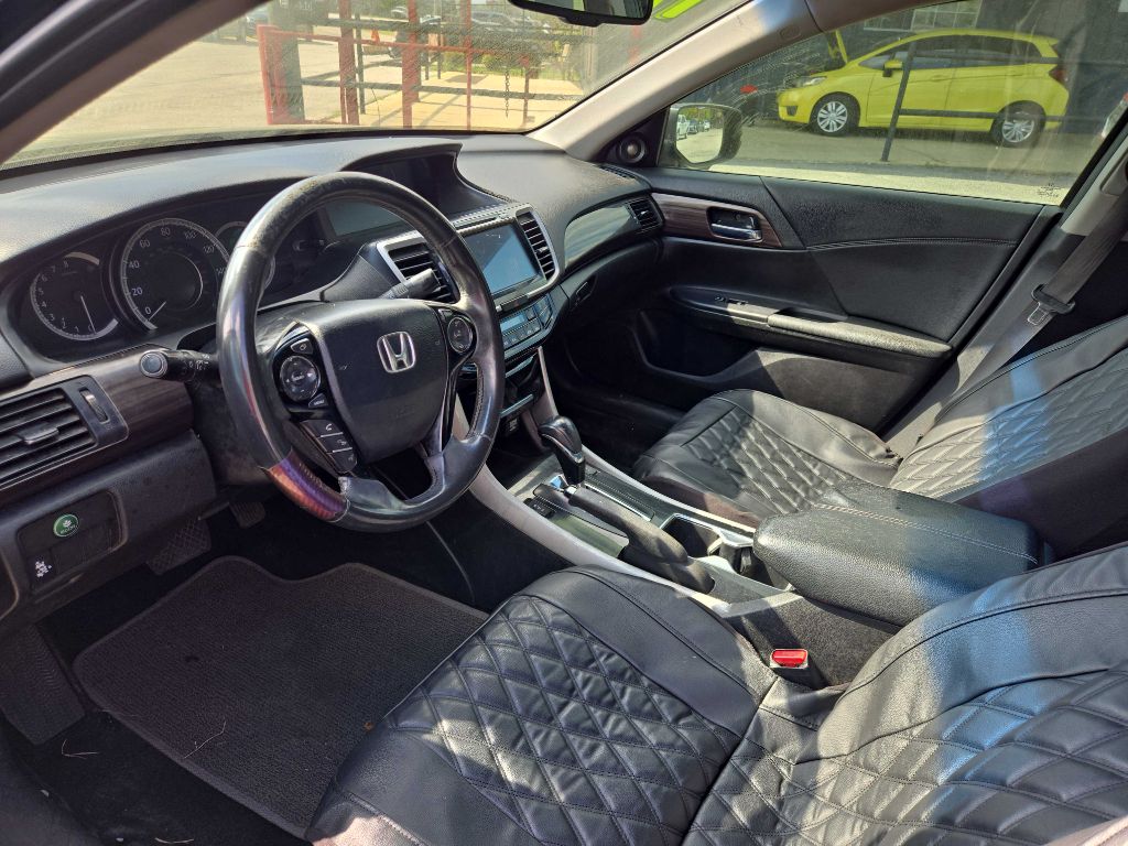 Photo 4 of this HONDA ACCORD