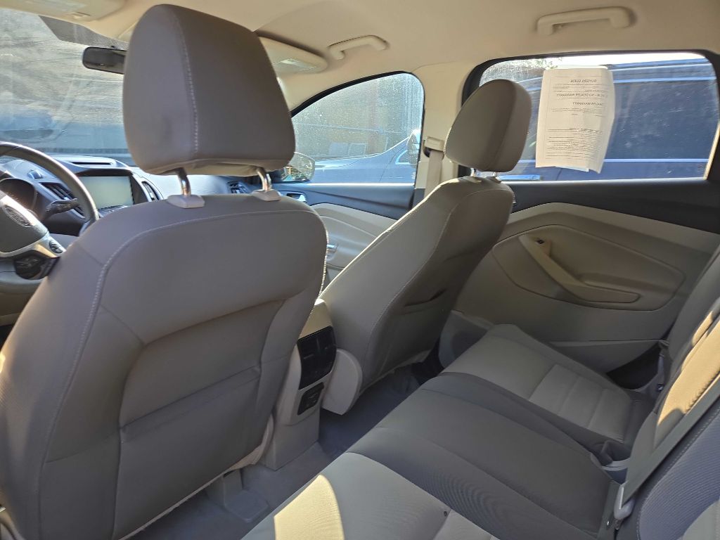 Photo 8 of this FORD ESCAPE