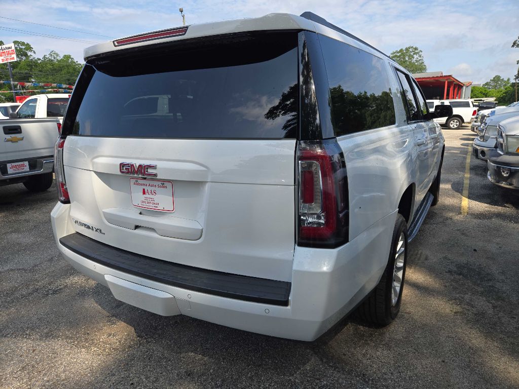 Photo 3 of this GMC YUKON XL