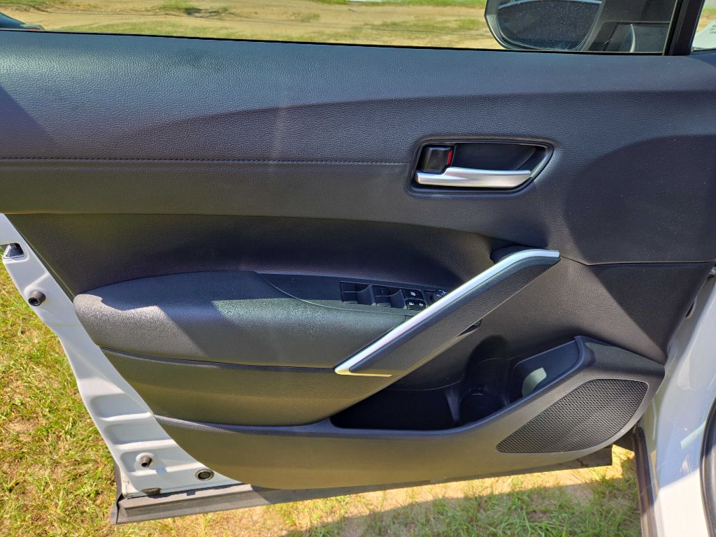 Photo 9 of this TOYOTA COROLLA CROSS