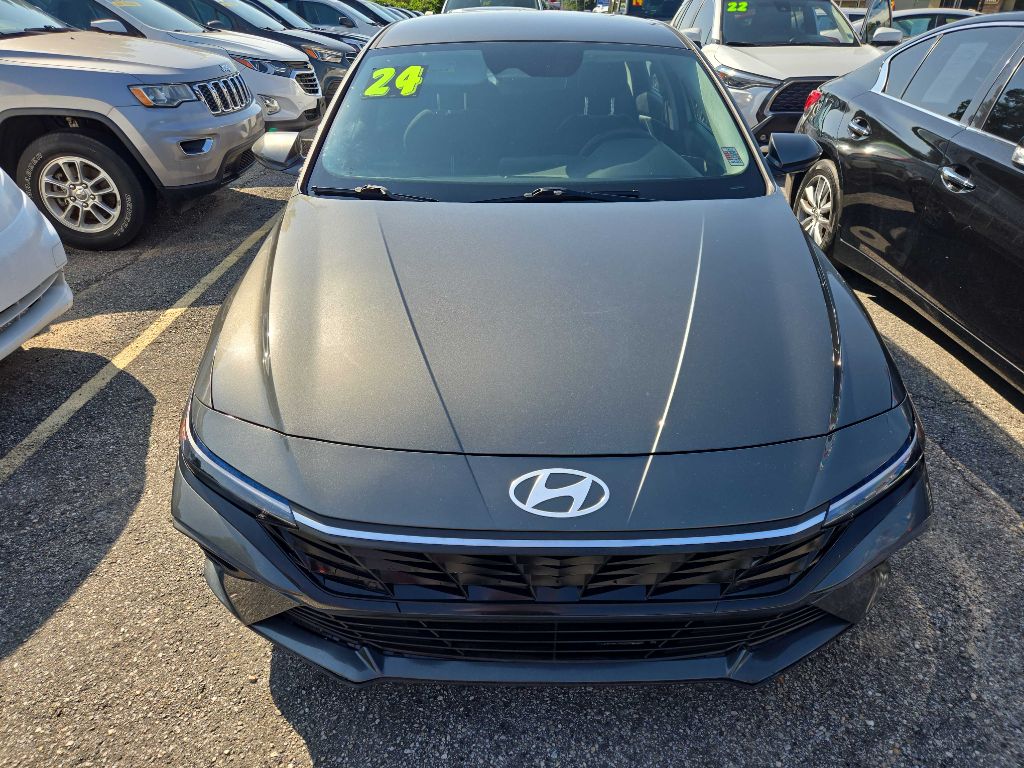 Photo 2 of this HYUNDAI ELANTRA